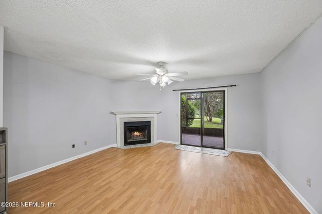 3801 CROWN POINT Road 1183, Jacksonville, FL 32257