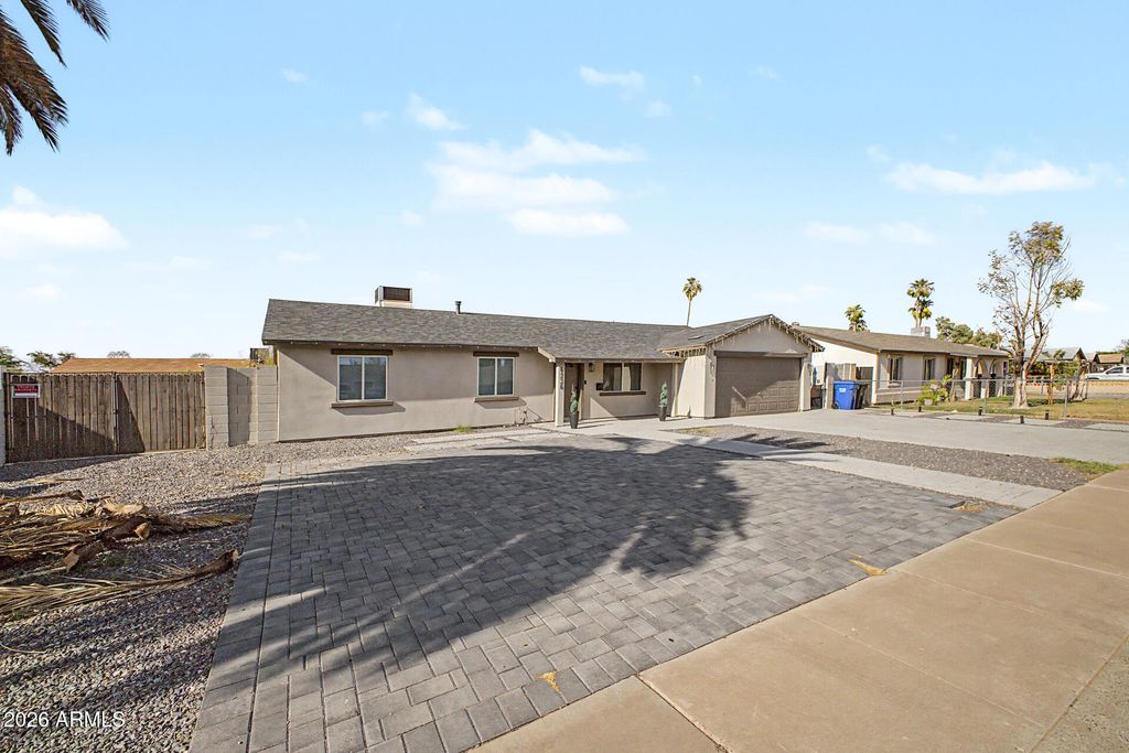 6226 W ALMERIA Road, Phoenix, AZ 85035 — photo 5