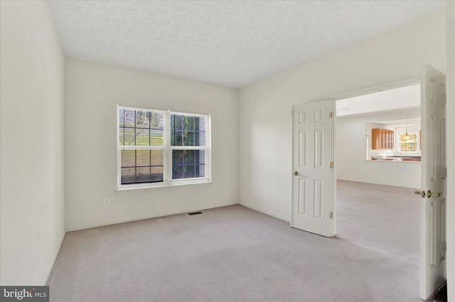650 CLYDESDALE DR, York, PA 17402