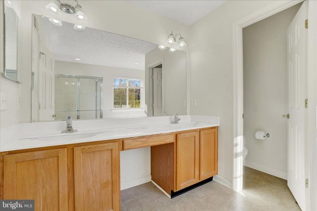 650 CLYDESDALE DR, York, PA 17402