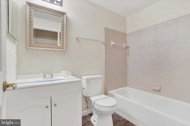 650 CLYDESDALE DR, York, PA 17402