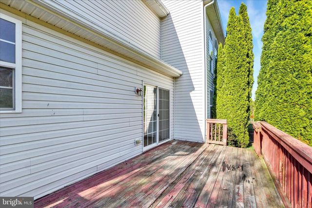 650 CLYDESDALE DR, York, PA 17402