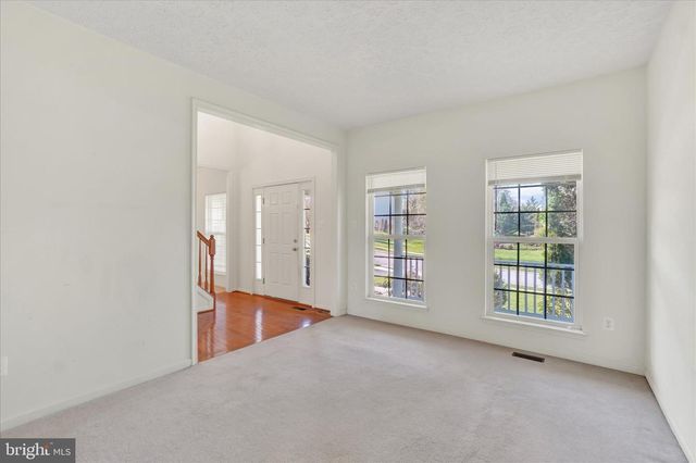 650 CLYDESDALE DR, York, PA 17402