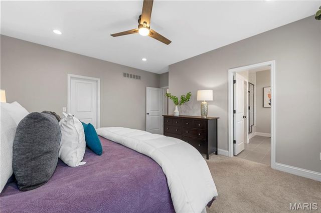 511 Leaning Woods Street, St Charles, MO 63301