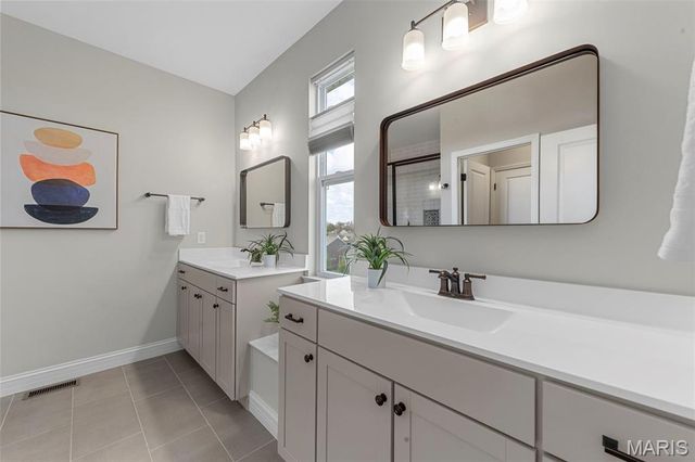 511 Leaning Woods Street, St Charles, MO 63301