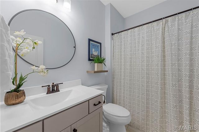 511 Leaning Woods Street, St Charles, MO 63301