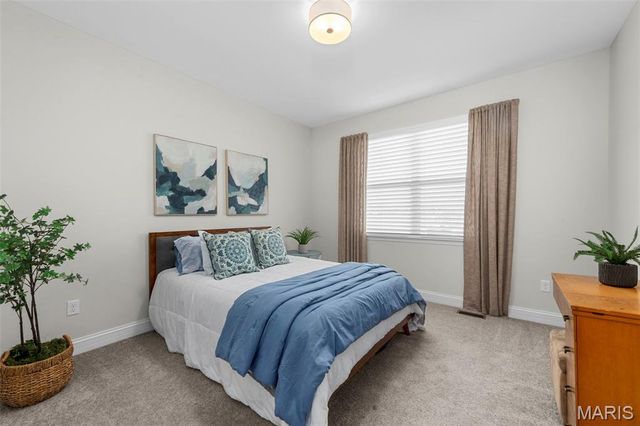 511 Leaning Woods Street, St Charles, MO 63301