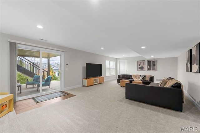 511 Leaning Woods Street, St Charles, MO 63301