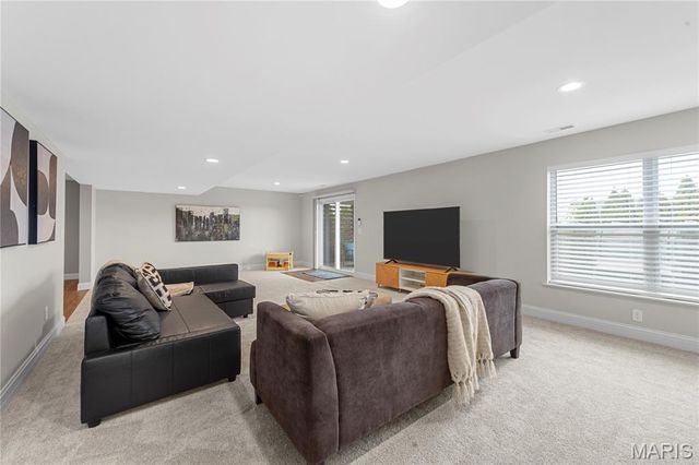 511 Leaning Woods Street, St Charles, MO 63301