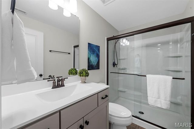 511 Leaning Woods Street, St Charles, MO 63301