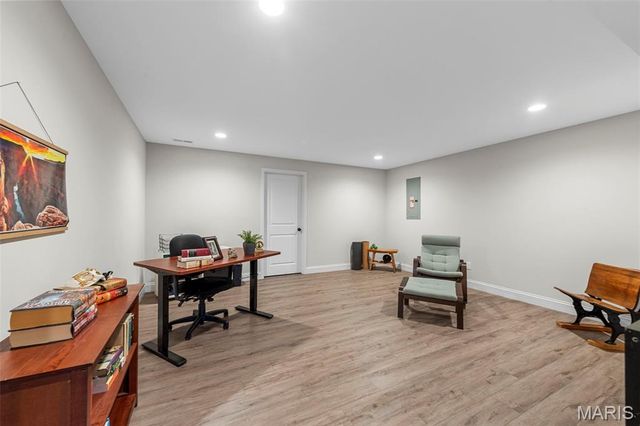 511 Leaning Woods Street, St Charles, MO 63301