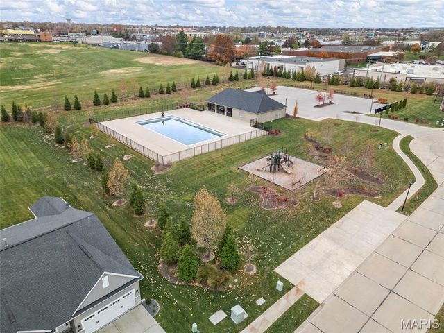 511 Leaning Woods Street, St Charles, MO 63301