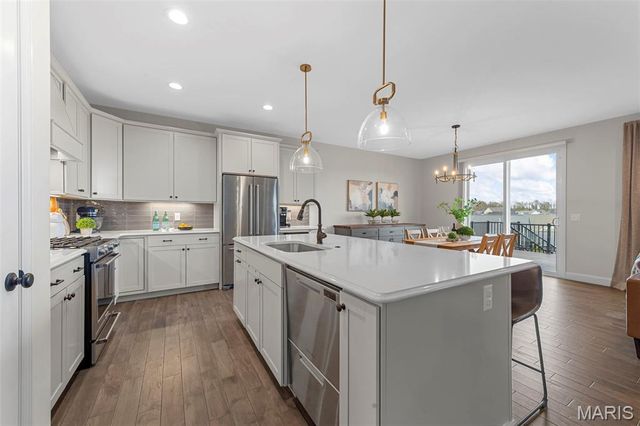 511 Leaning Woods Street, St Charles, MO 63301