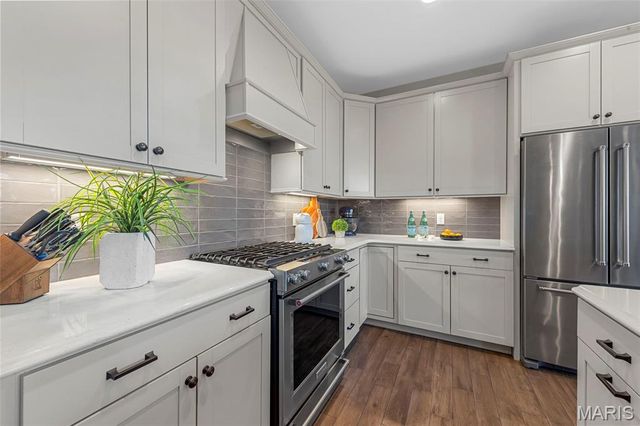 511 Leaning Woods Street, St Charles, MO 63301