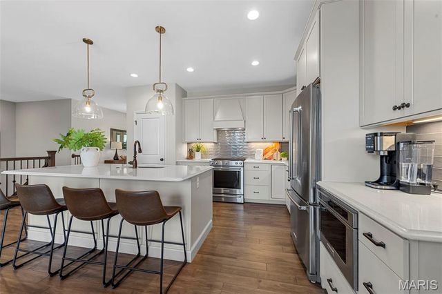 511 Leaning Woods Street, St Charles, MO 63301