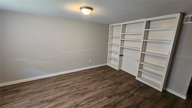 5731 W Airport Boulevard, Houston, TX 77035