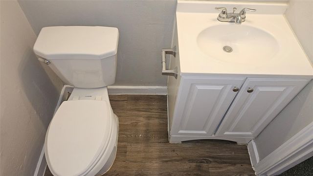 5731 W Airport Boulevard, Houston, TX 77035