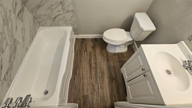 5731 W Airport Boulevard, Houston, TX 77035