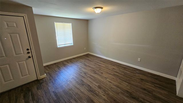 5731 W Airport Boulevard, Houston, TX 77035