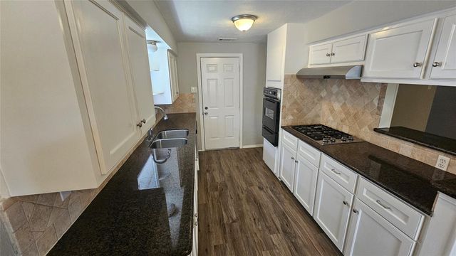 5731 W Airport Boulevard, Houston, TX 77035