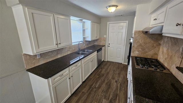 5731 W Airport Boulevard, Houston, TX 77035