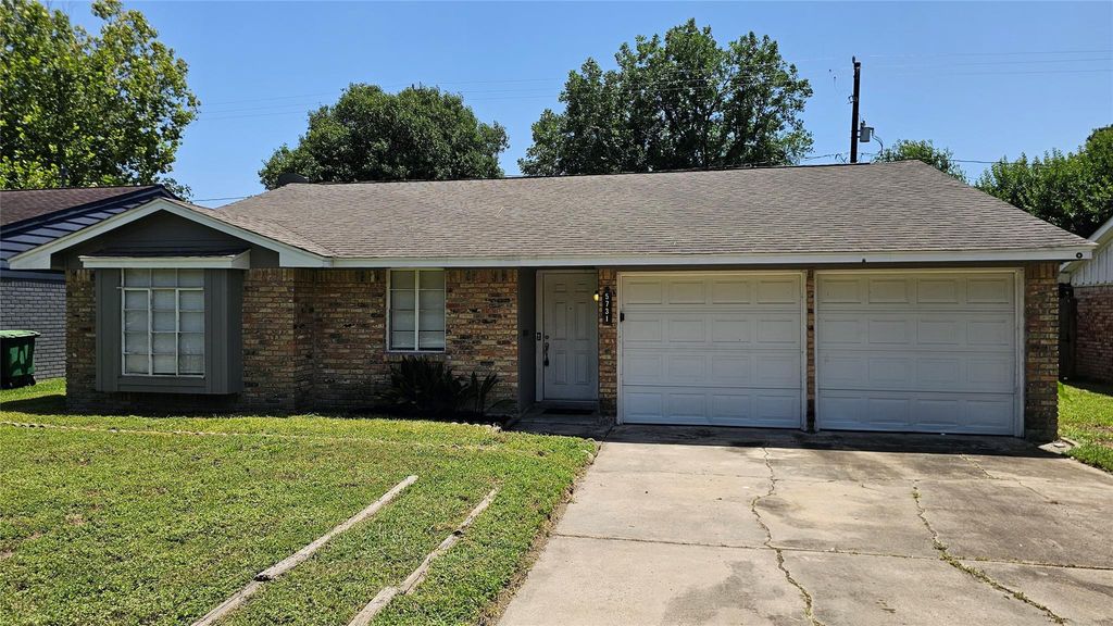 5731 W Airport Boulevard, Houston, TX 77035