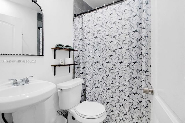 7770 NW 9th Ave, Miami, FL 33150