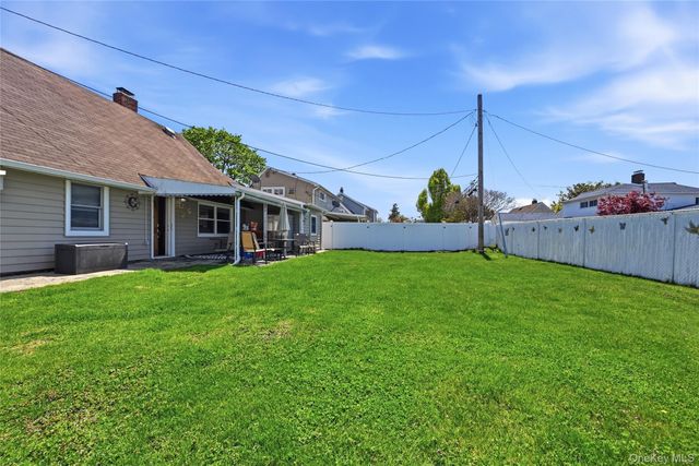 2 Tallow Lane, Levittown, NY 11756