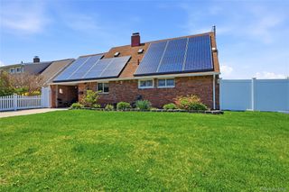 2 Tallow Lane, Levittown, NY 11756