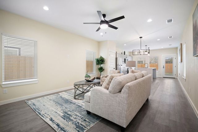 2524 Peabody Avenue, Dallas, TX 75215