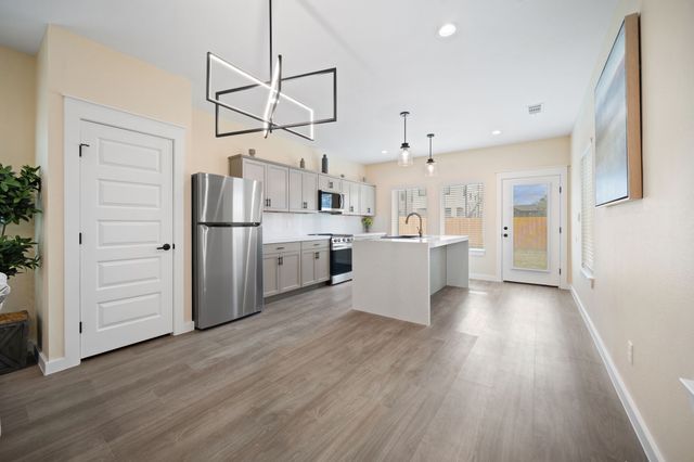 2524 Peabody Avenue, Dallas, TX 75215