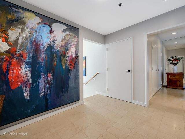 653 N Kingsbury Street 704, Chicago, IL 60654