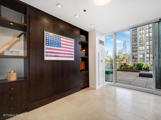 653 N Kingsbury Street 704, Chicago, IL 60654