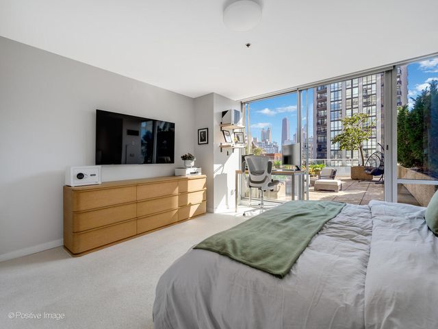 653 N Kingsbury Street 704, Chicago, IL 60654