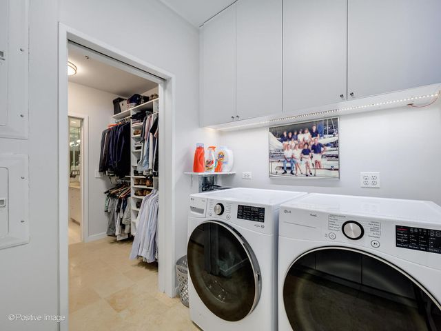 653 N Kingsbury Street 704, Chicago, IL 60654