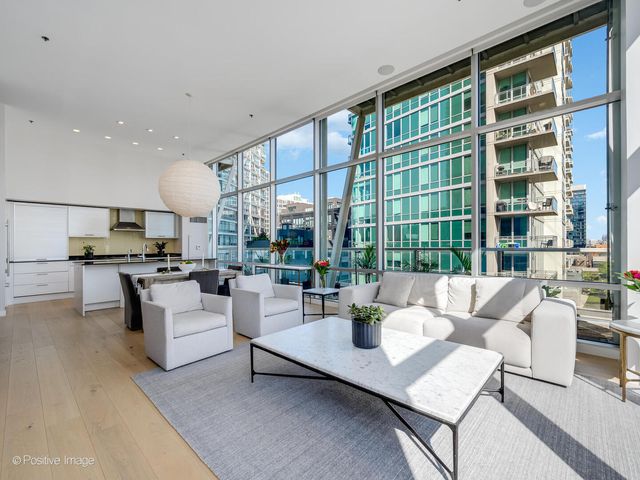 653 N Kingsbury Street 704, Chicago, IL 60654