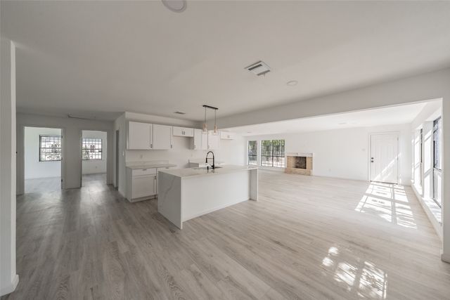 2402 E Overton Road, Dallas, TX 75216