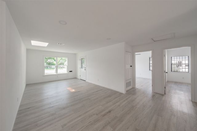 2402 E Overton Road, Dallas, TX 75216