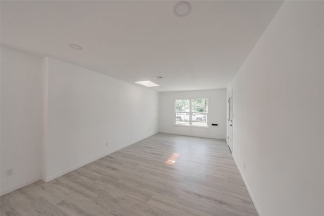 2402 E Overton Road, Dallas, TX 75216
