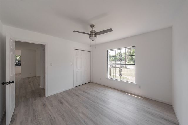2402 E Overton Road, Dallas, TX 75216
