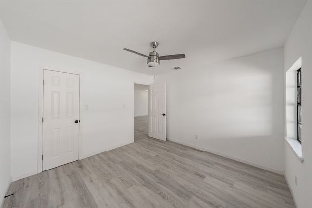 2402 E Overton Road, Dallas, TX 75216