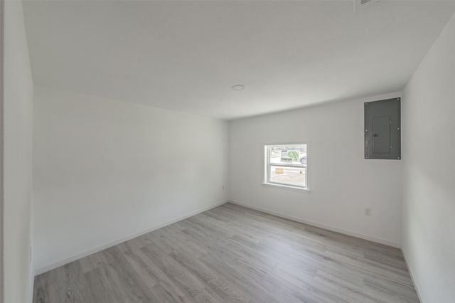 2402 E Overton Road, Dallas, TX 75216