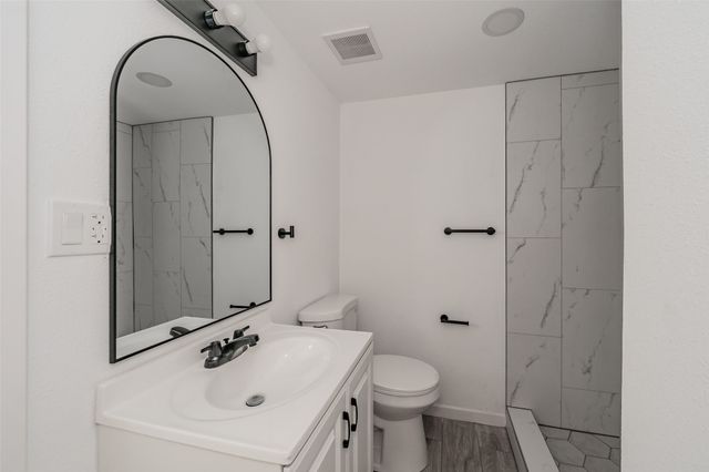 2402 E Overton Road, Dallas, TX 75216