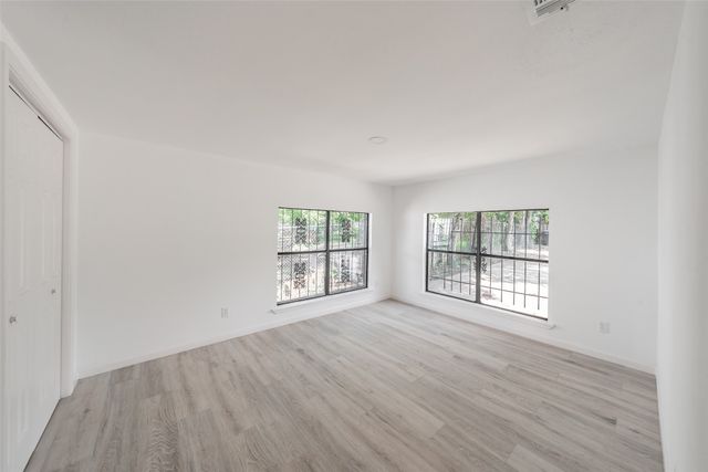 2402 E Overton Road, Dallas, TX 75216