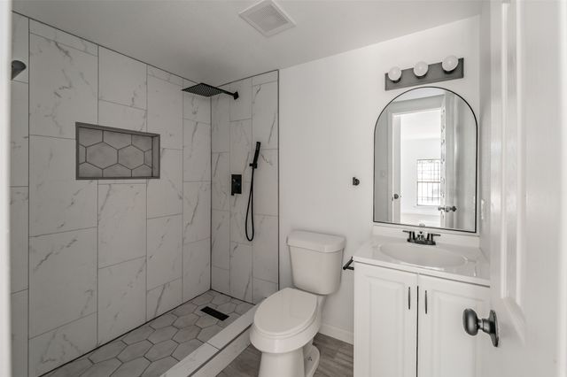 2402 E Overton Road, Dallas, TX 75216