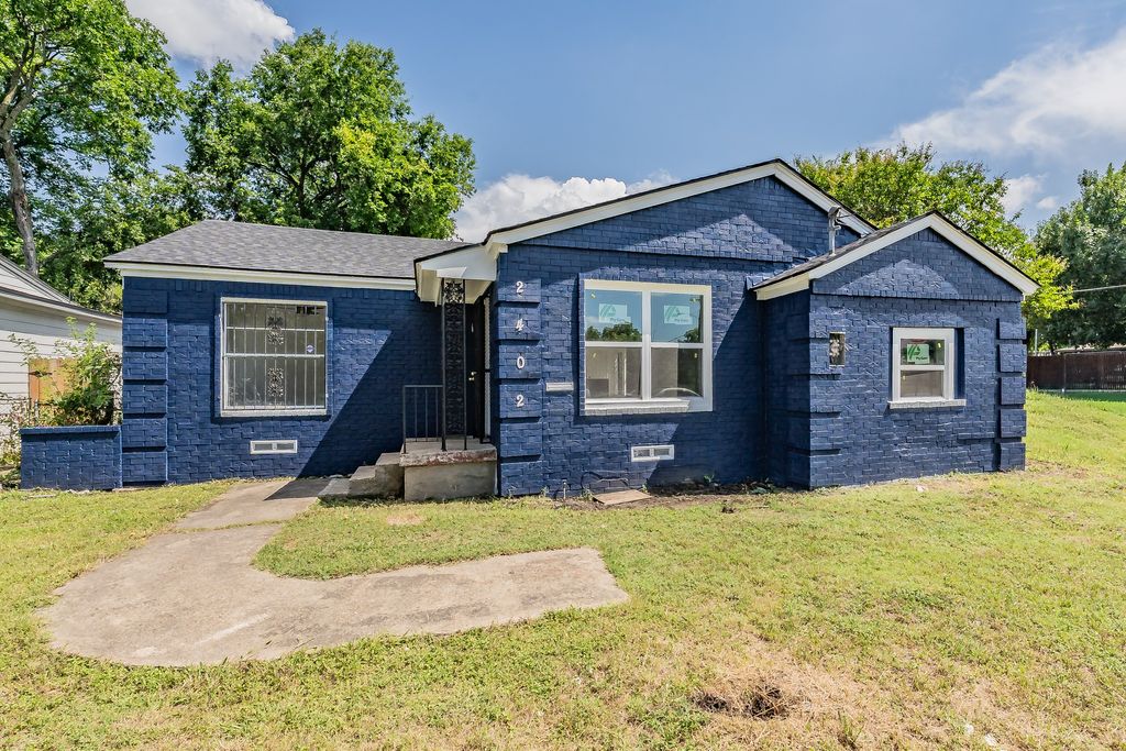 2402 E Overton Road, Dallas, TX 75216