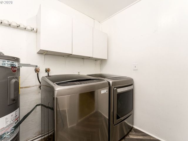 4433 Se ROCKWOOD St, Milwaukie, OR 97222