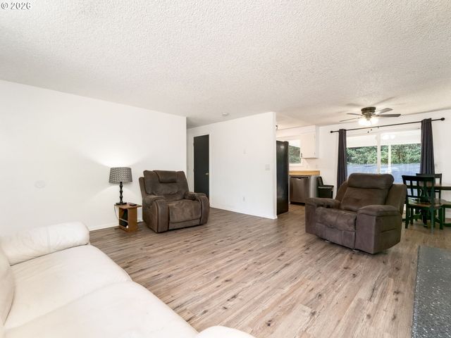 4433 Se ROCKWOOD St, Milwaukie, OR 97222