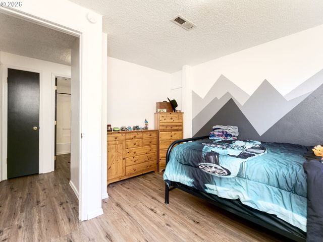 4433 Se ROCKWOOD St, Milwaukie, OR 97222