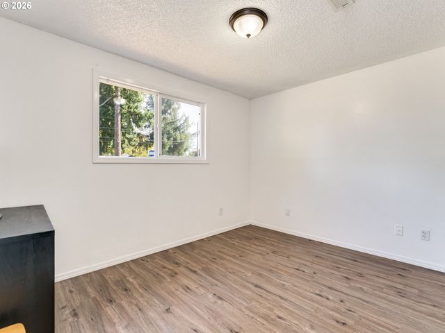4433 Se ROCKWOOD St, Milwaukie, OR 97222